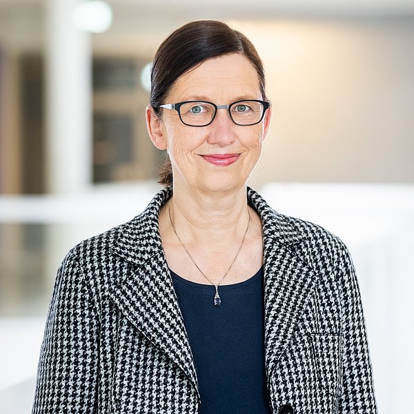 Foto Prof. Dr. Barbara Albert