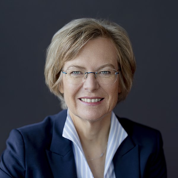 Foto Prof. Dr. Stefanie Reese